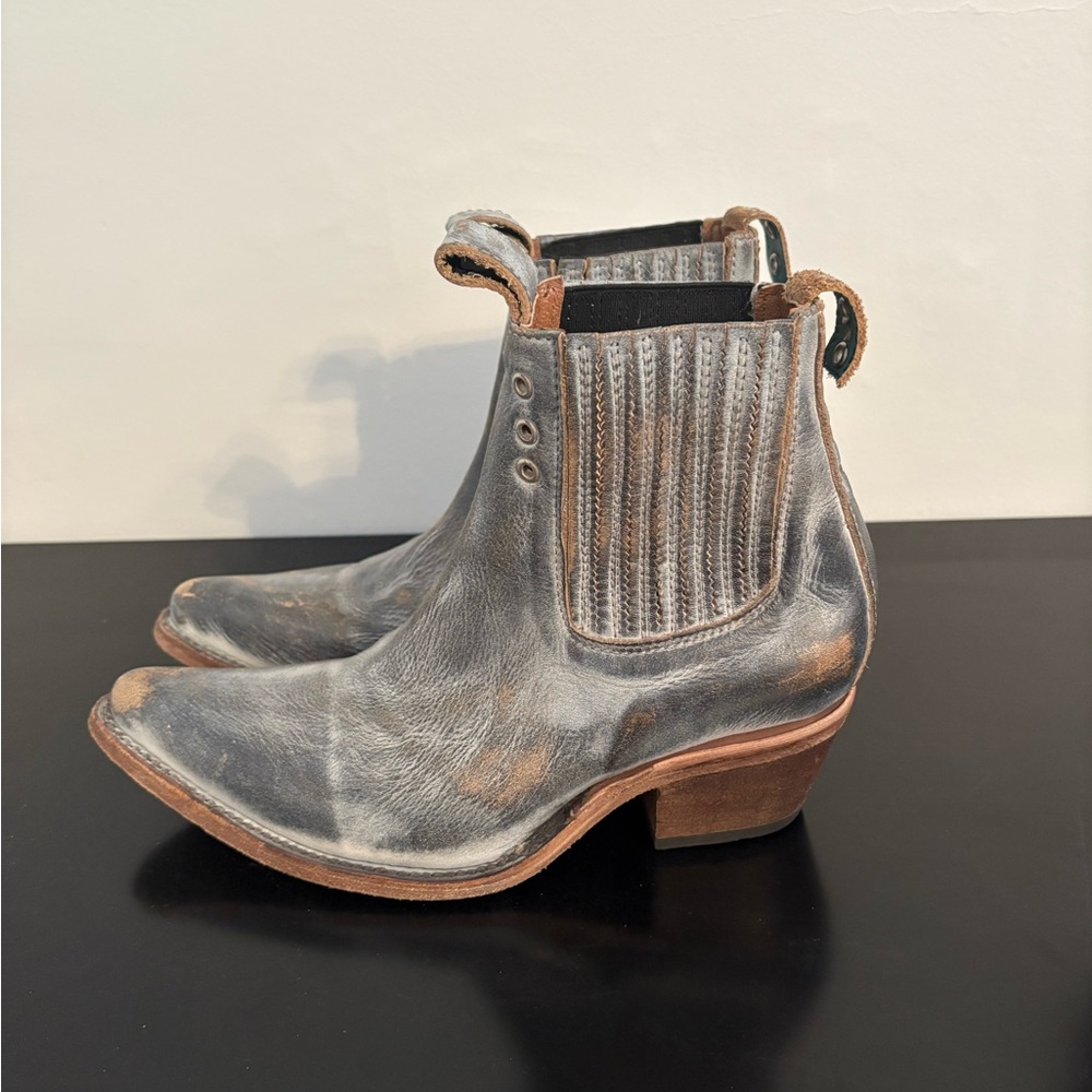 Freebird “Faith” grey distressed booties